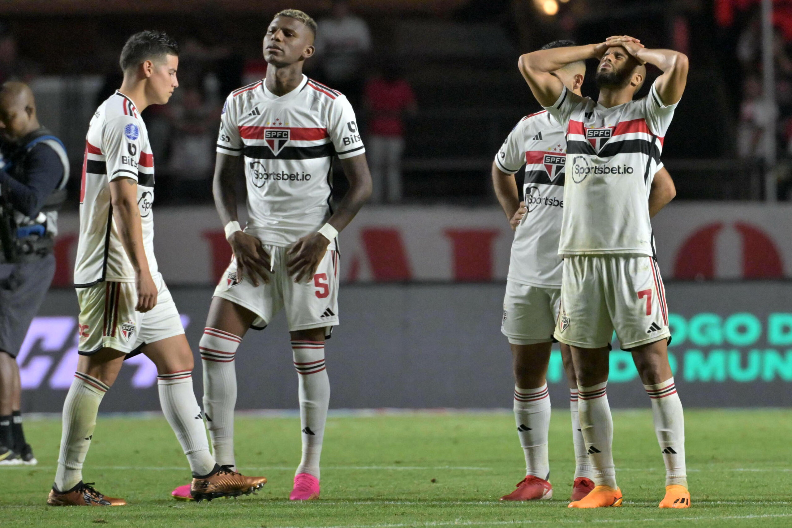 James Rodríguez falla penal y se despide de la Copa Sudamericana: Sao Paulo, eliminado