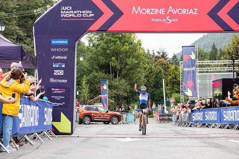 Ciclista colombiano ganó la Copa Mundo de Marathon de Haute-Savoie en Francia