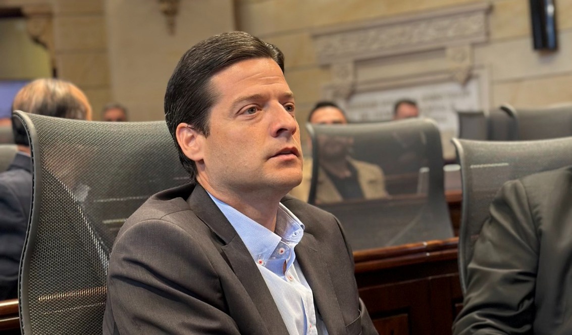 Gobierno tiene atadas de manos y pies a la Fuerza Pública: Mauricio Gómez