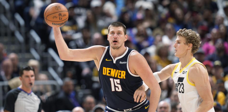 Jokic firma su triple número 107 doble y los Nuggets derrotan al Jazz 110-102