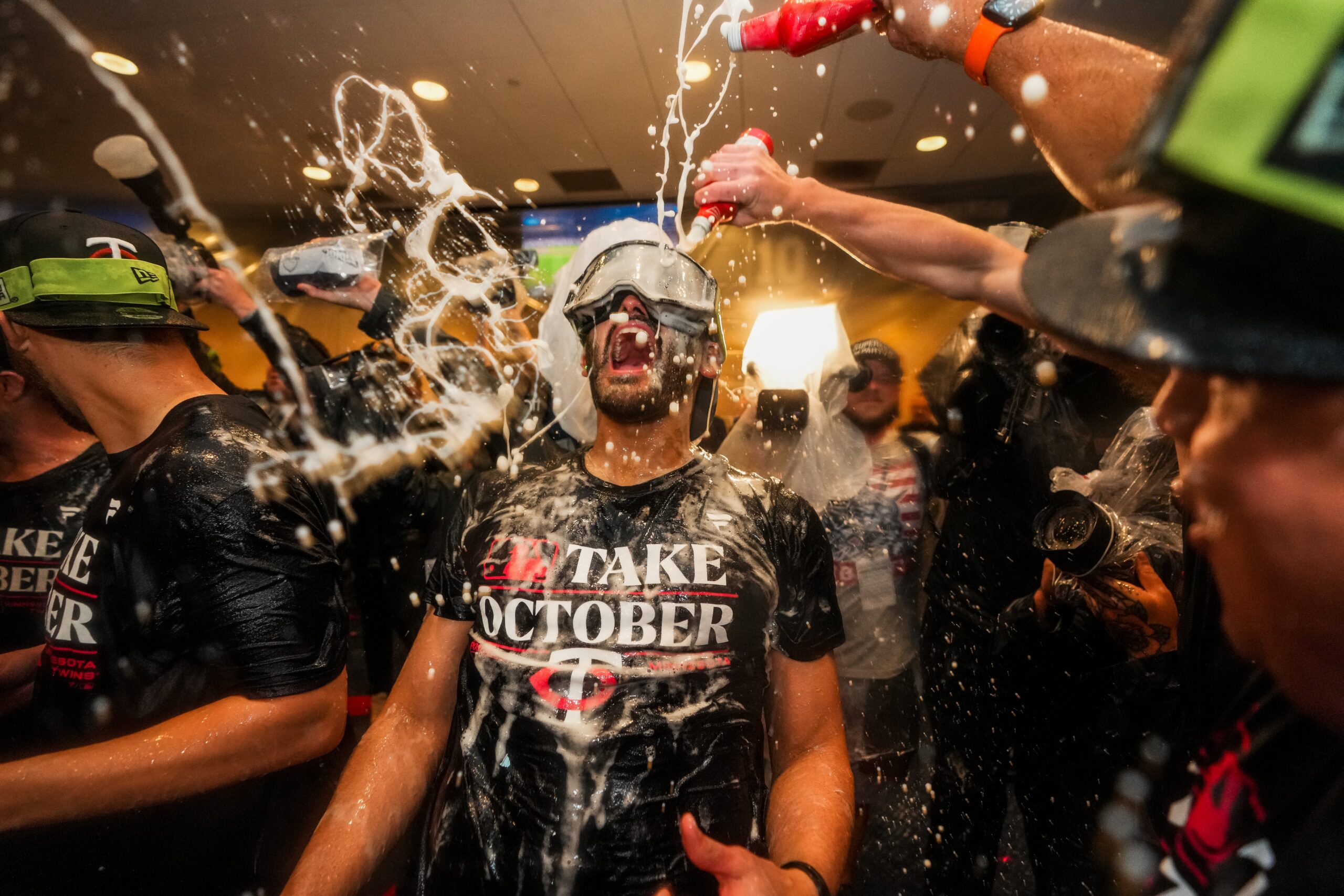 Mellizos de Minnesota avanzan en los playoffs por primera vez en 21 años