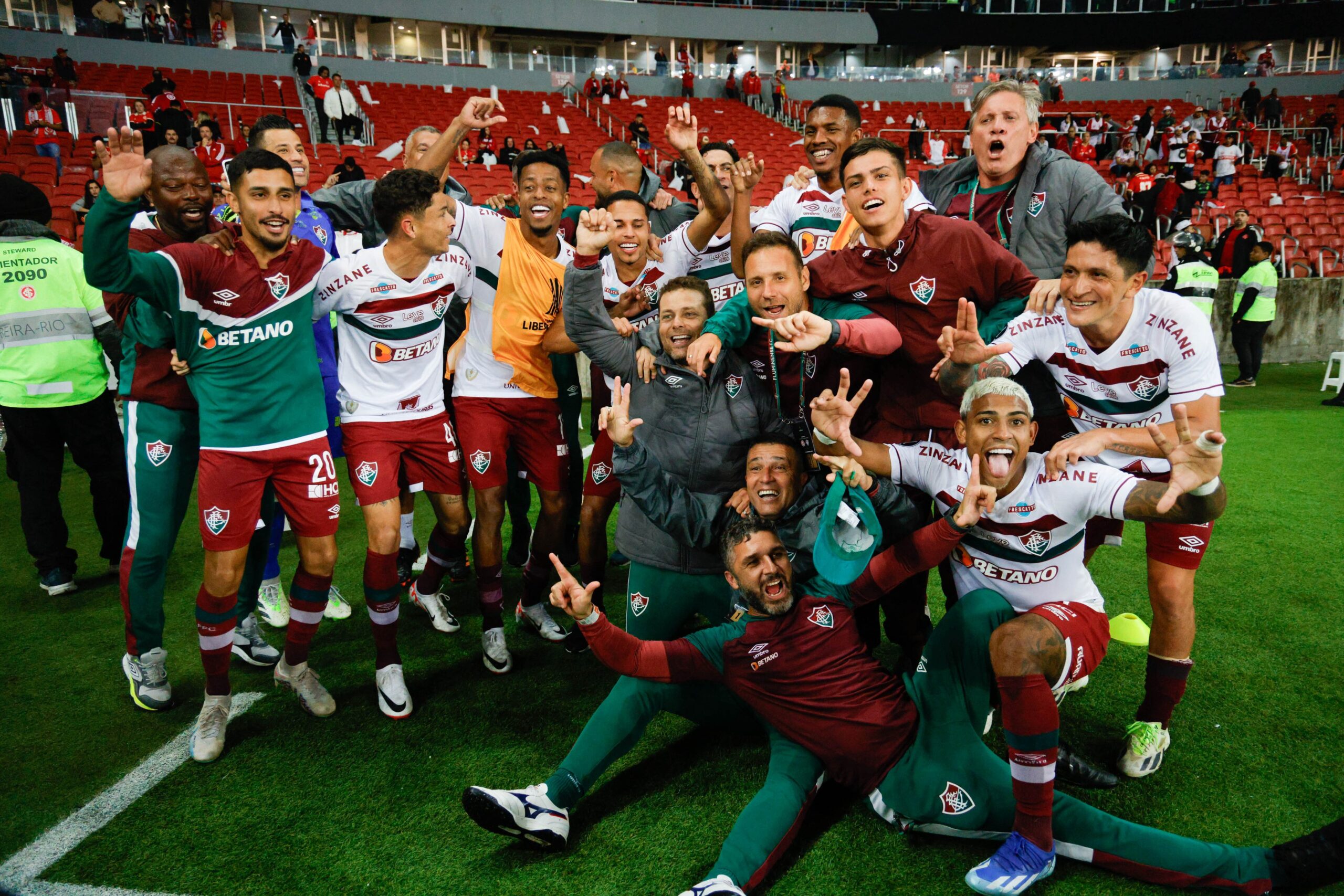 Fluminense remonta ante el Internacional y clasifica a la final de la Copa Libertadores