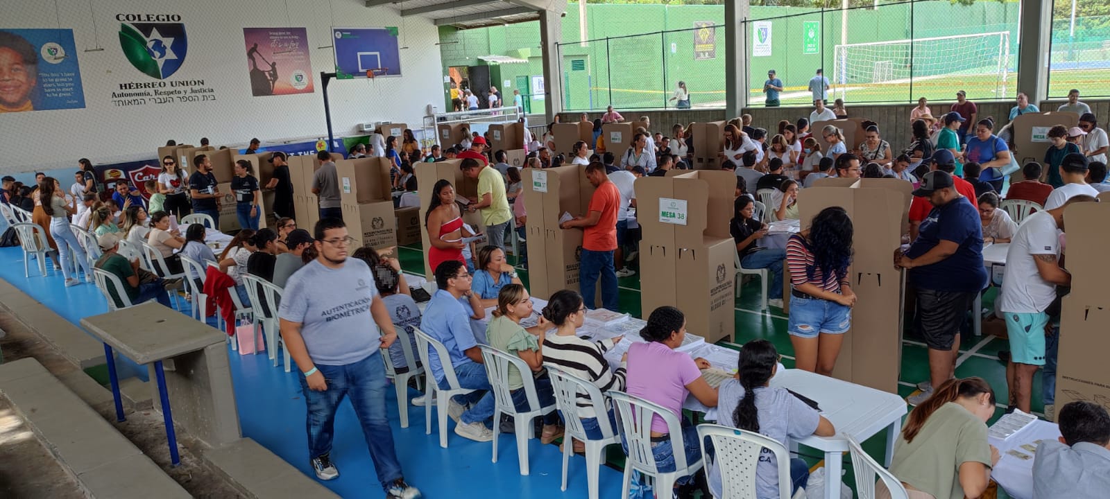 Finalizó jornada de votaciones para elegir autoridades locales en Colombia