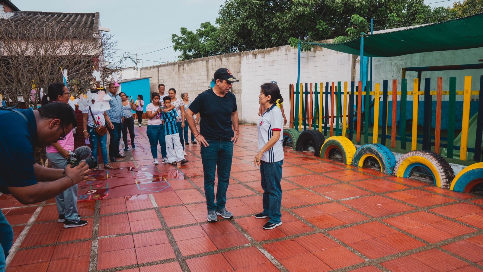 Alcalde electo de Barranquilla Alejandro Char realizó un recorrido en el barrio Santa María