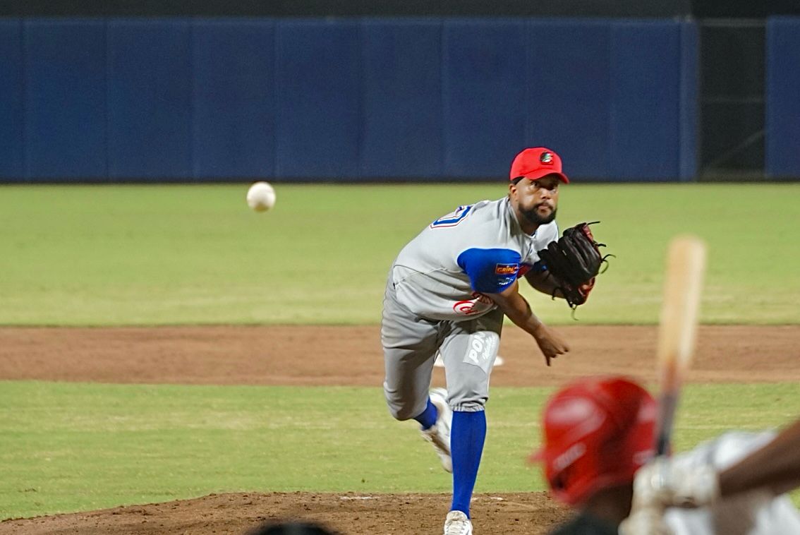 Caimanes dominó a los Tigres en el primer juego de la serie