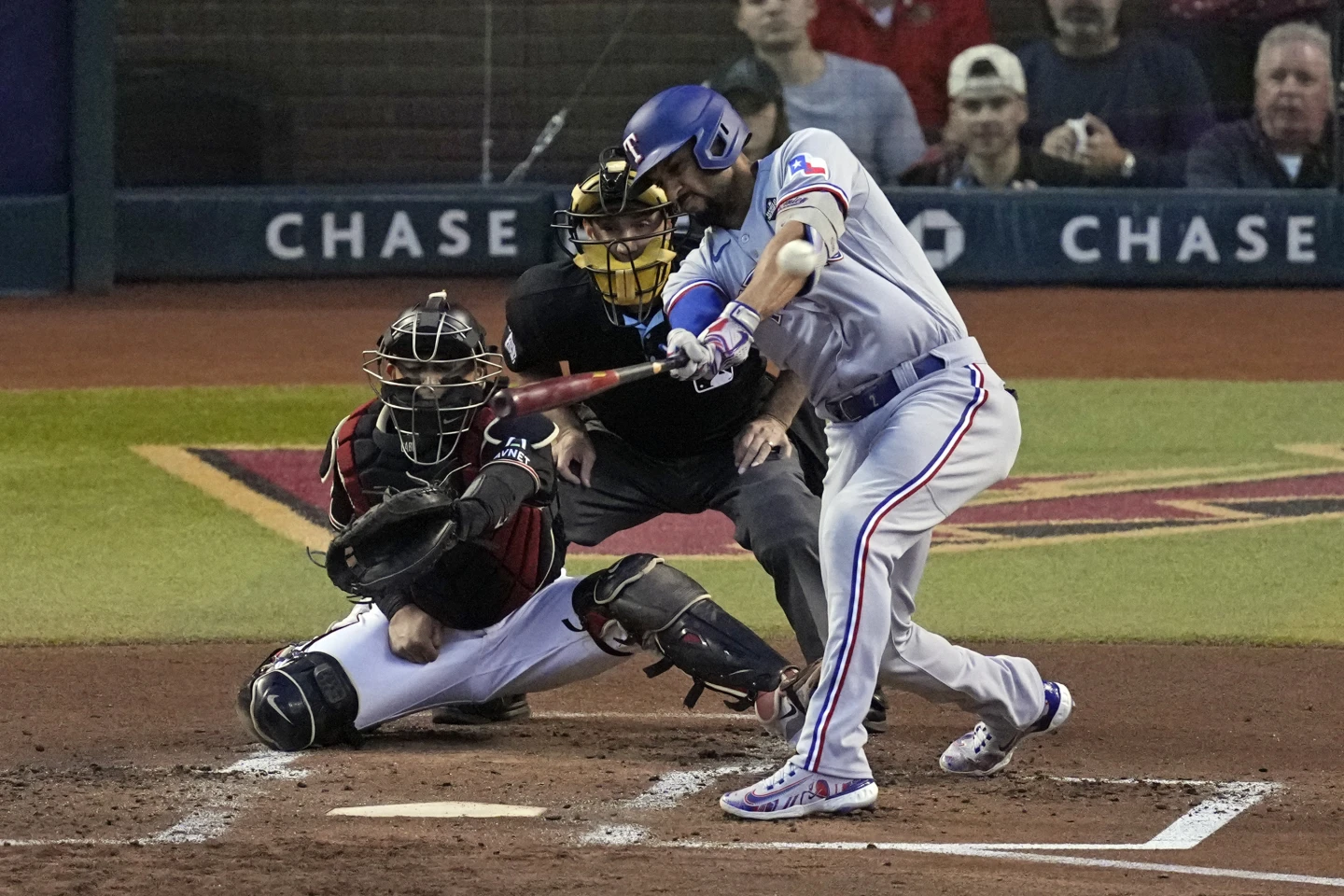 Rangers vencen 11-7 a Diamondbacks y están a 1 triunfo de conquistar la Serie Mundial