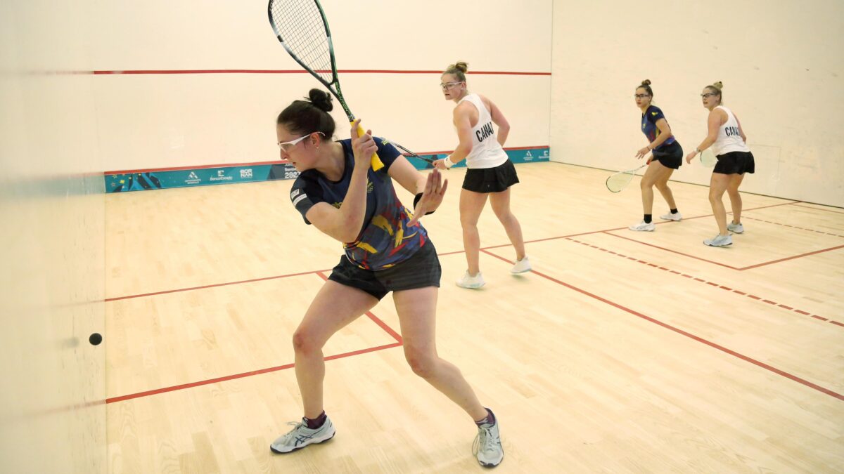 A la final de dobles en squash