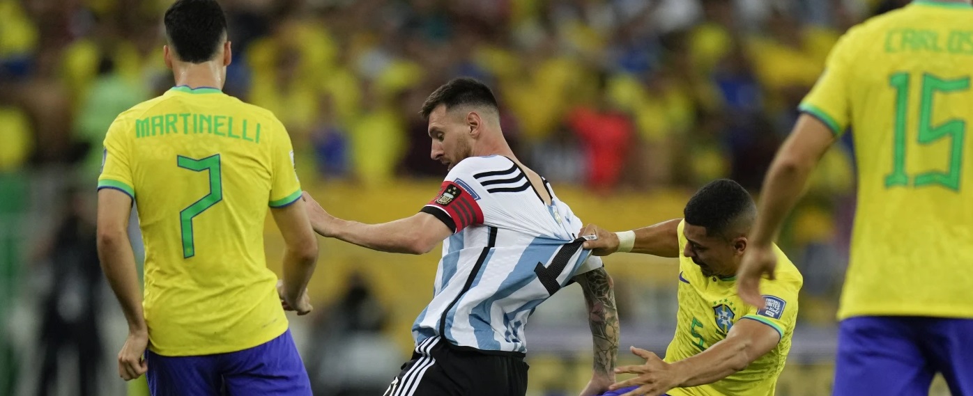 Argentina acaba el invicto de Brasil como local en eliminatorias