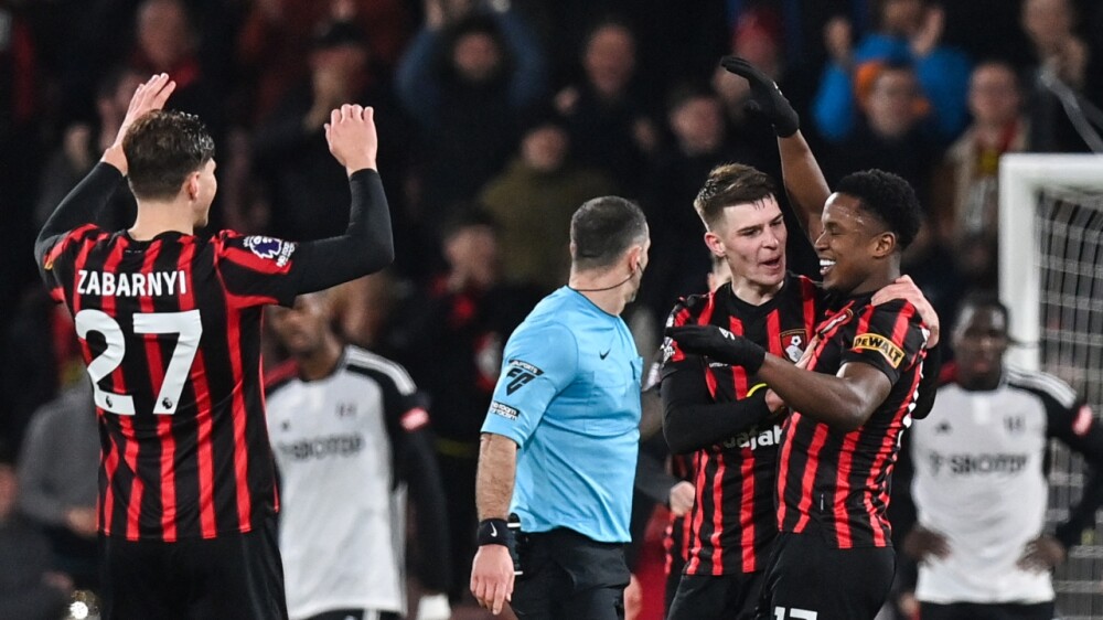 Golazo de Luis Sinisterra para sellar triunfo del Bournemouth