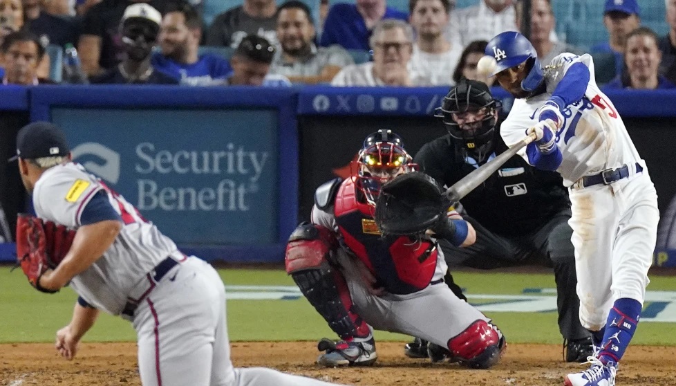 Dave Roberts espera que Mookie Betts sea el segunda base regular de los Dodgers en 2024