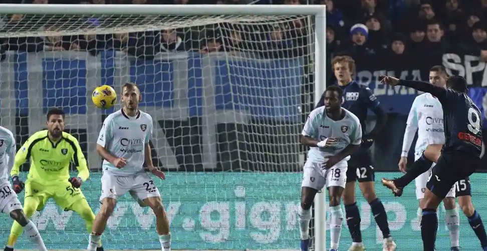 Luis Fernando Muriel anota en la lluvia de goles del Atalanta sobre Salernitana