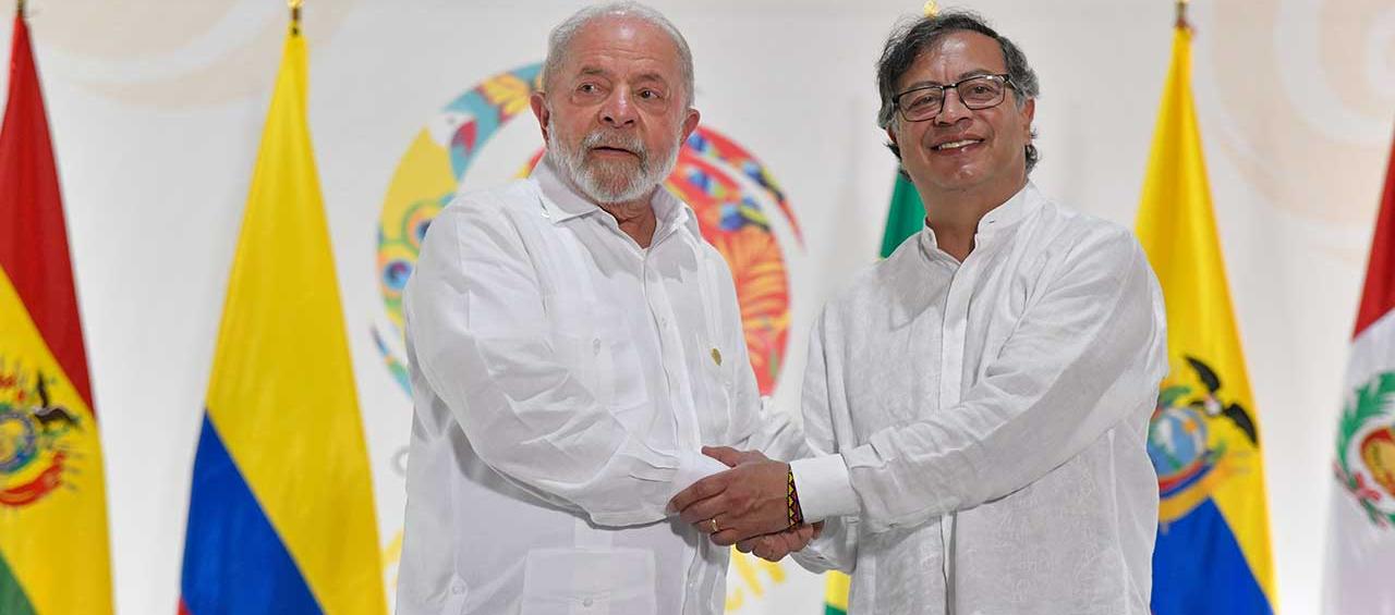 Petro le propuso a Lula un Centro de Coordinación contra incendios en la selva