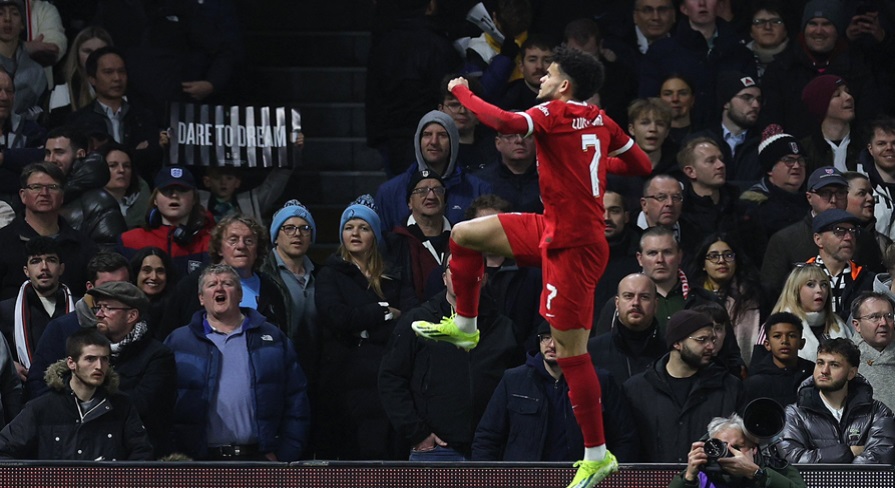Luis Díaz anota y Liverpool avanza a la final de la Copa de la Liga