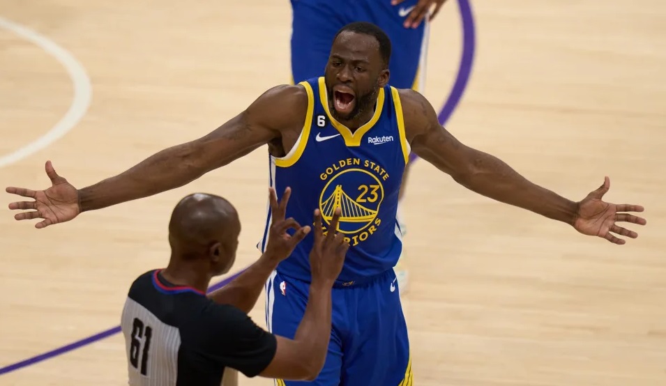 Los Warriors se estrellan en Memphis en el regreso de Draymond Green
