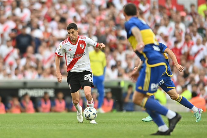 River y Boca sellan empate 1-1 en entretenido superclásico argentino