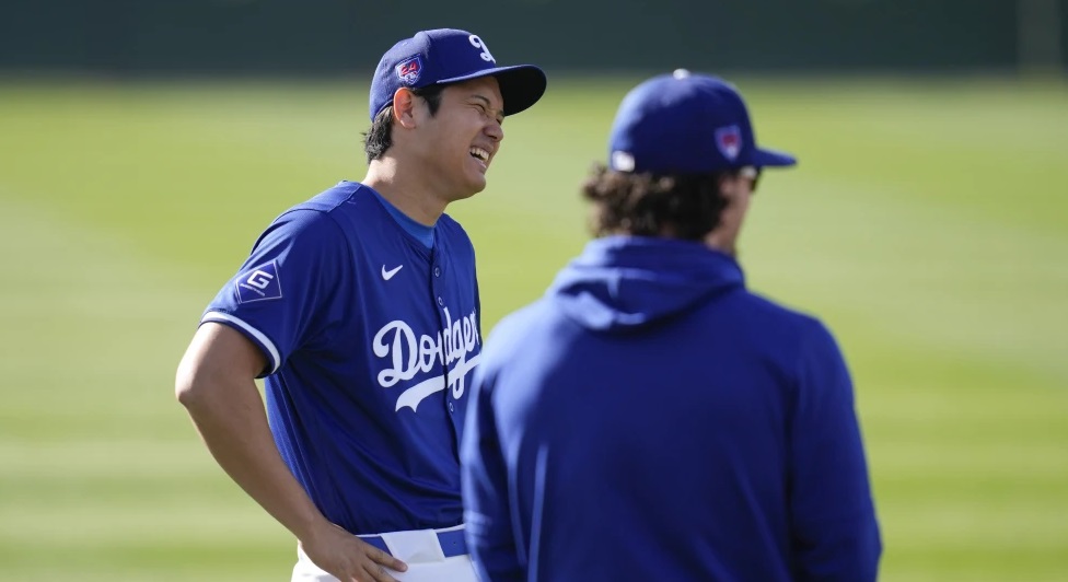 Shohei Ohtani no jugará en el primer partido de los entrenamientos de primavera de los Dodgers
