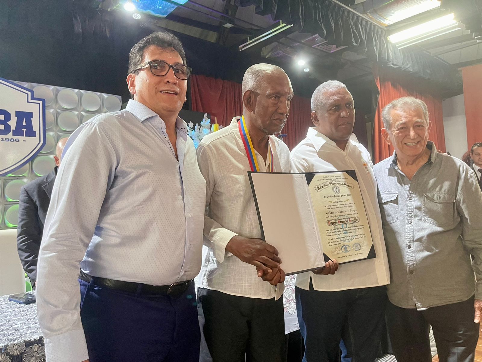 Antonio Cervantes «Kid Pambelé» recibió Título Honorifico Deportivo en Venezuela