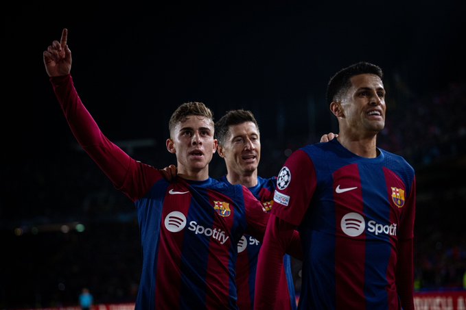 Robert Lewandowski certifica el regreso del Barcelona a cuartos en Liga de Campeones