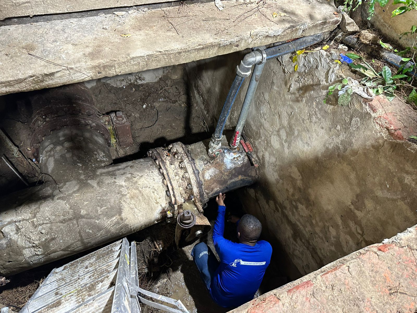 Avanzan trabajos de Triple A para superar emergencia que mantiene sin servicio de agua a numerosos barrios de Barranquilla y municipios costeros