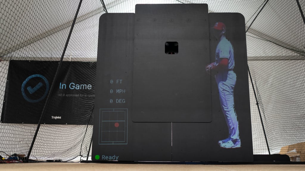 Una máquina de pitcheo demuestra gran avance en tecnología de la MLB