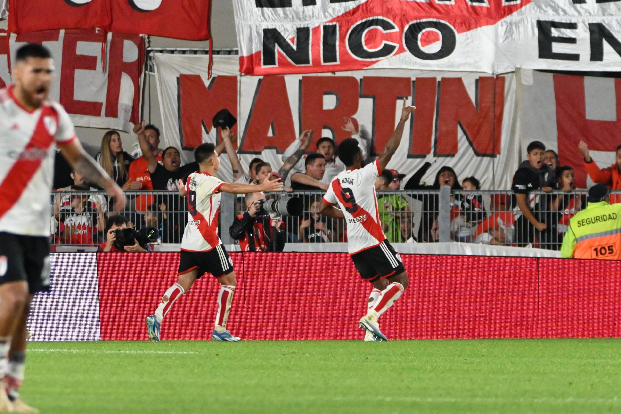 River Plate se impone 2-1 a Rosario Central con doblete de Miguel Borja