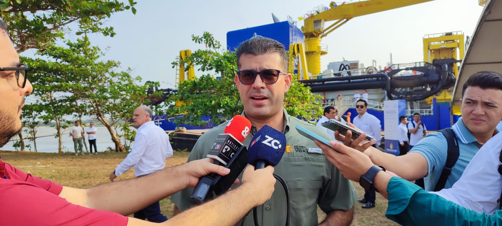 Refuerzan dragado en 4 puntos críticos del río Magdalena, afectados por intensa sequía