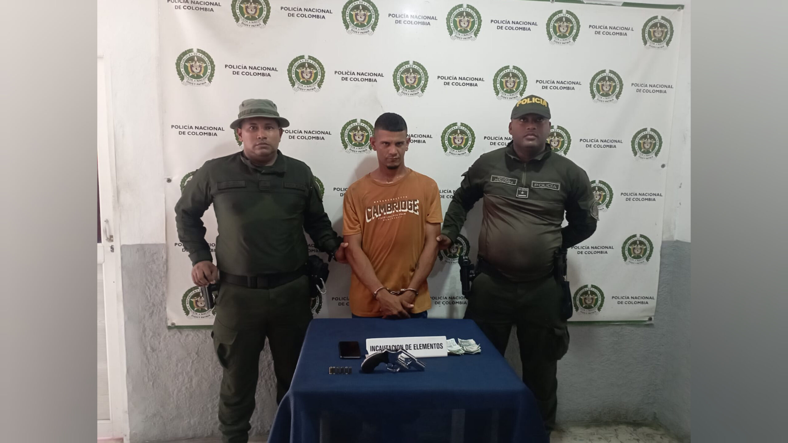 Lo capturan en Ciudad Modesto tras atracar a los pasajeros de un bus de ...