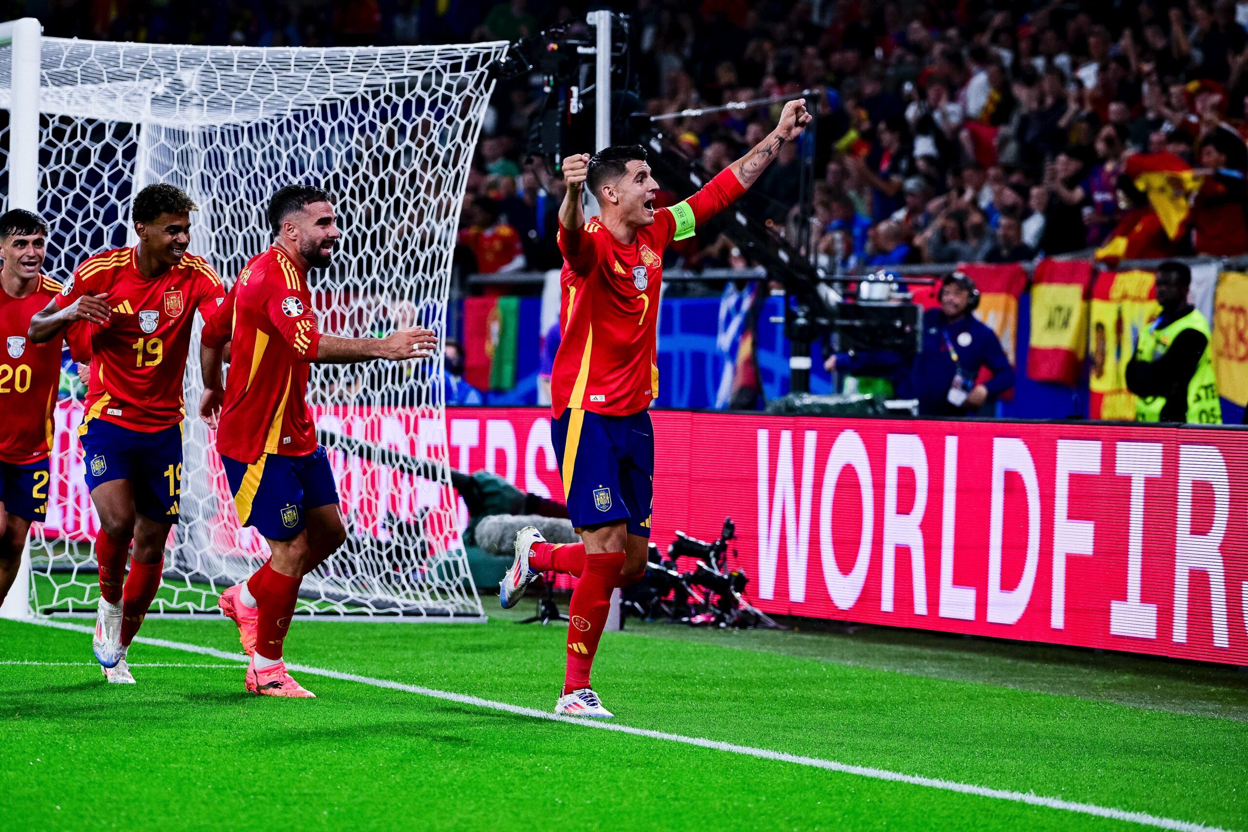 España avanza a octavos de la Eurocopa al superar 1-0 a Italia con un ...