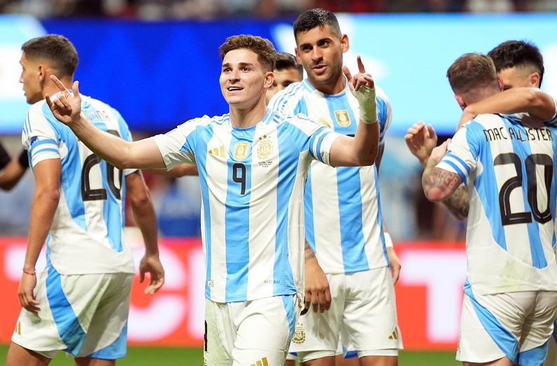Argentina arranca con victoria 2-0 ante Canadá en la Copa América