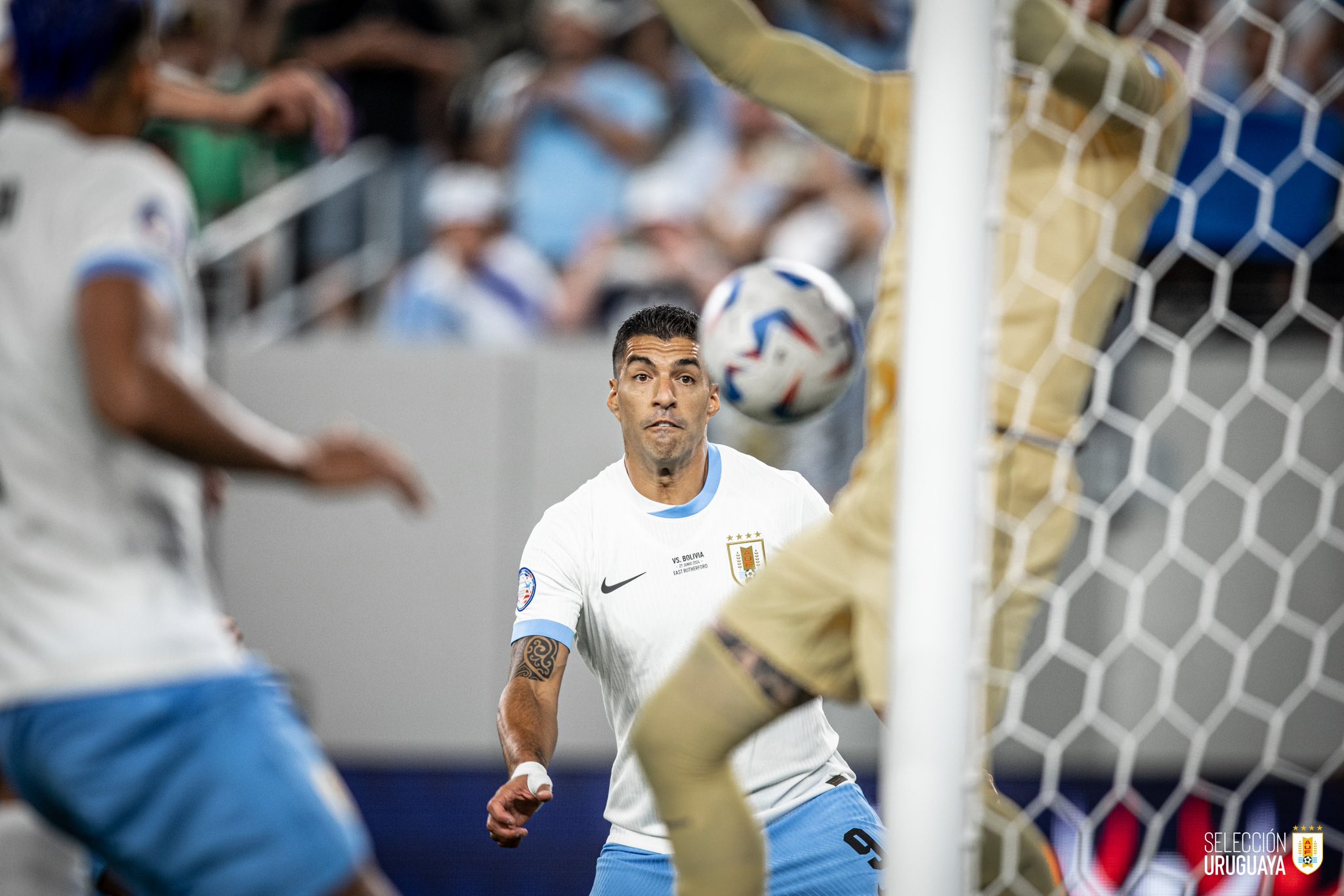 Uruguay destroza a Bolivia 5-0 y pone un pie en cuartos de Copa América