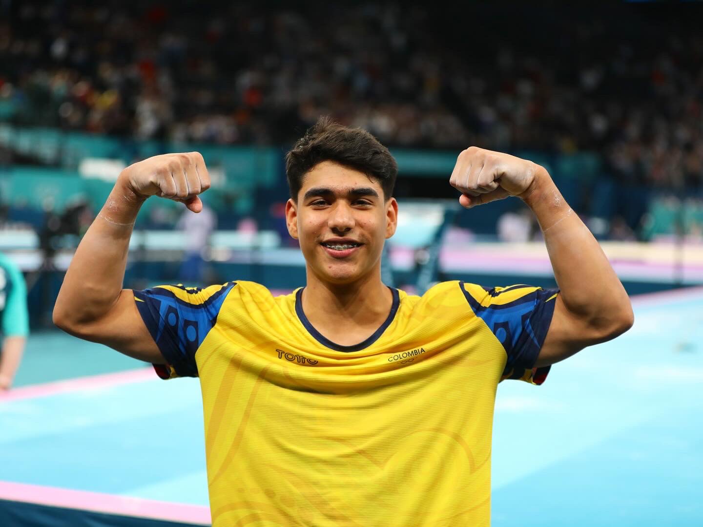 Ángel Barajas avanzó a la final de barra fija y se aseguró diploma olímpico