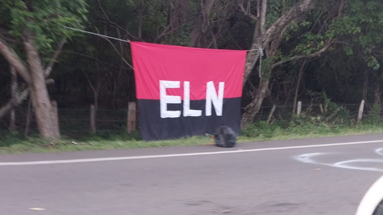 Comunidad expresa preocupación por continúa aparición de banderas del ELN en la región