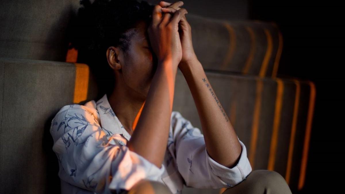 “Se deben implementar programas de salud mental para contrarrestar el suicidio”: psiquiatra Juan Sebastián Muvdi