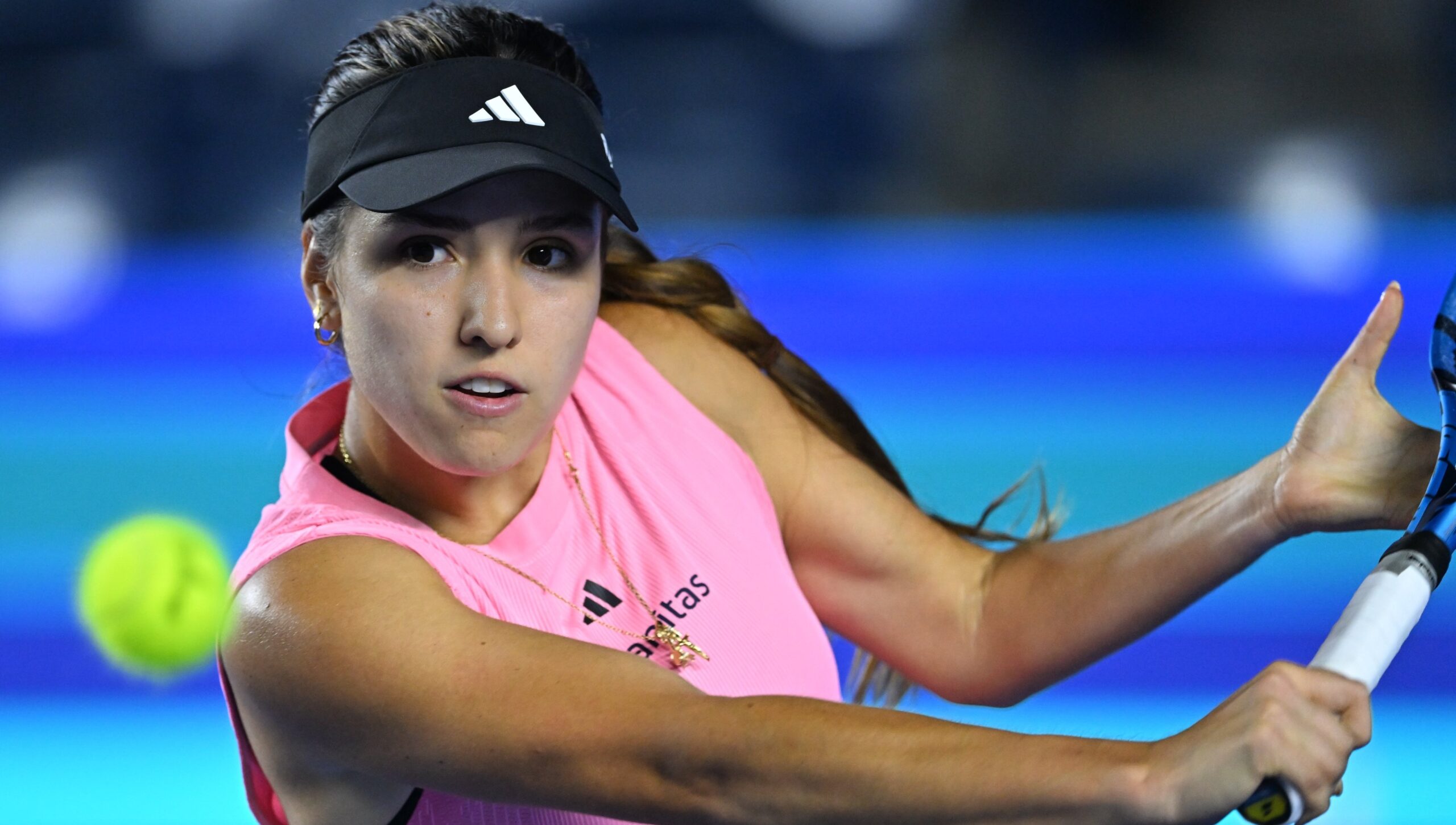 Camila Osorio vence a la australiana Tomljanovic y se clasifica a octavos de final en Monterrey, México