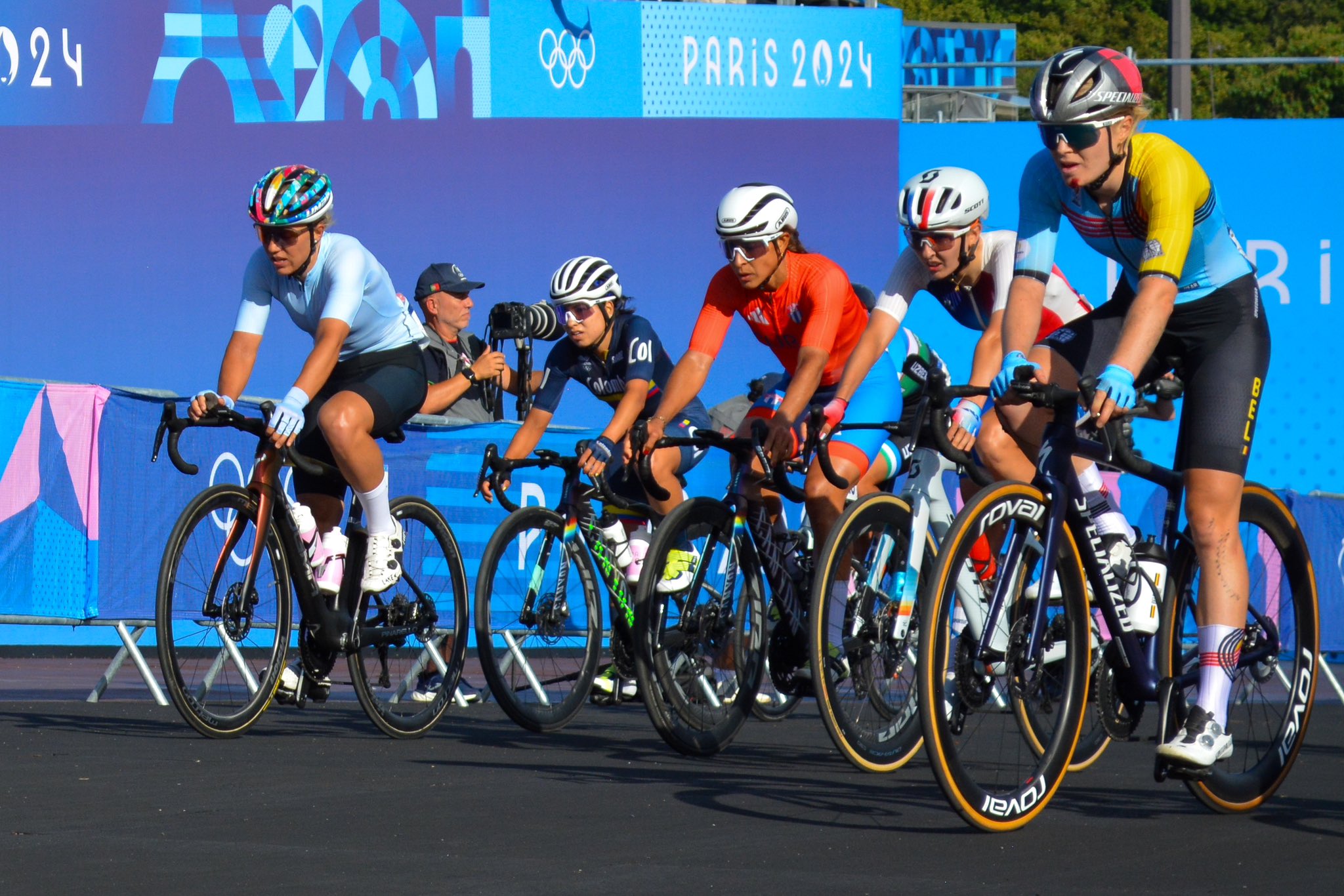 Con Paula Patiño finalizó el ciclismo de ruta femenino de París 2024