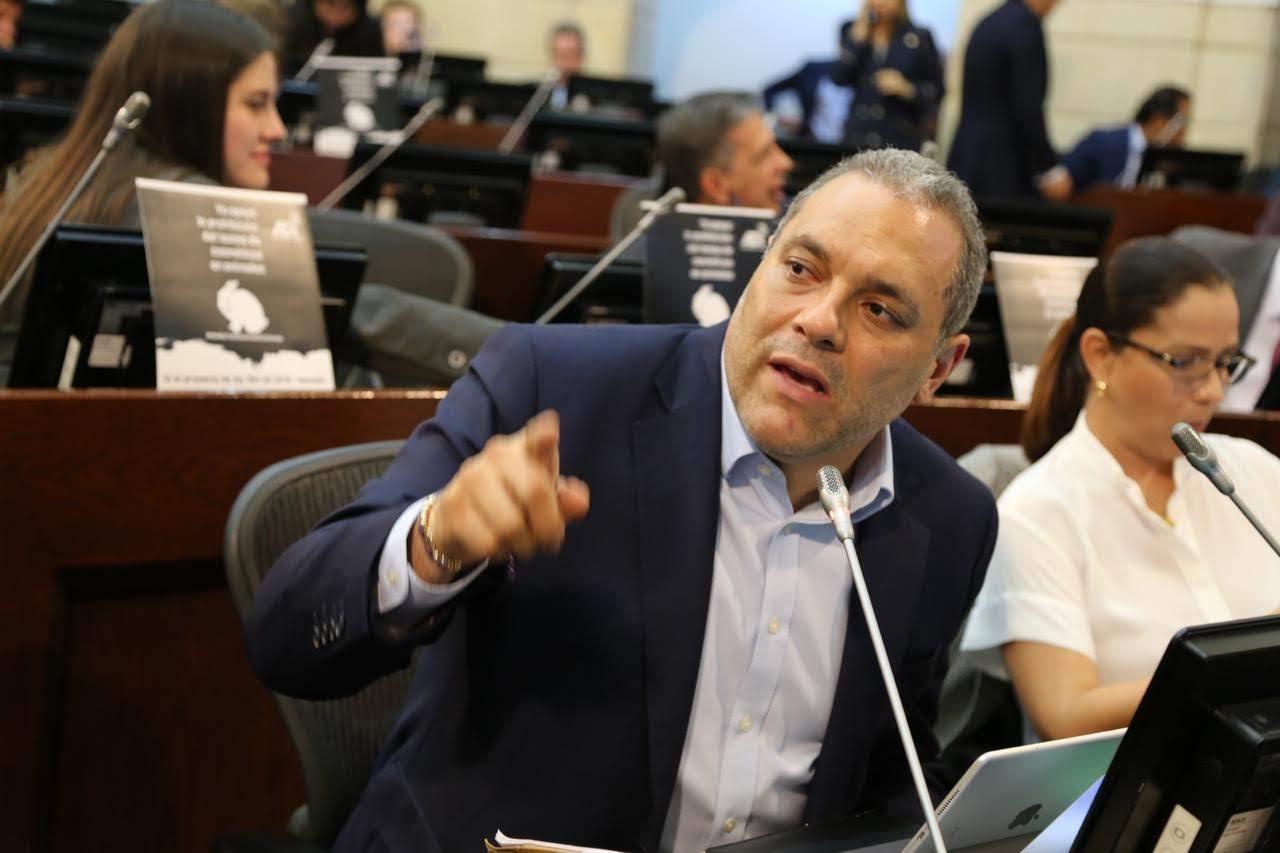 En más de 30% incrementarían las tarifas de gas en el País: Senador Name