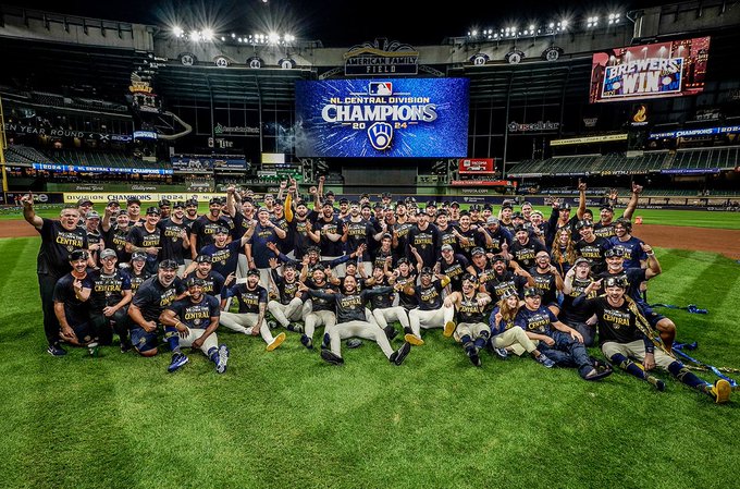 Cerveceros de Milwaukee festejan banderín con triunfo sobre Filis de Filadelfia