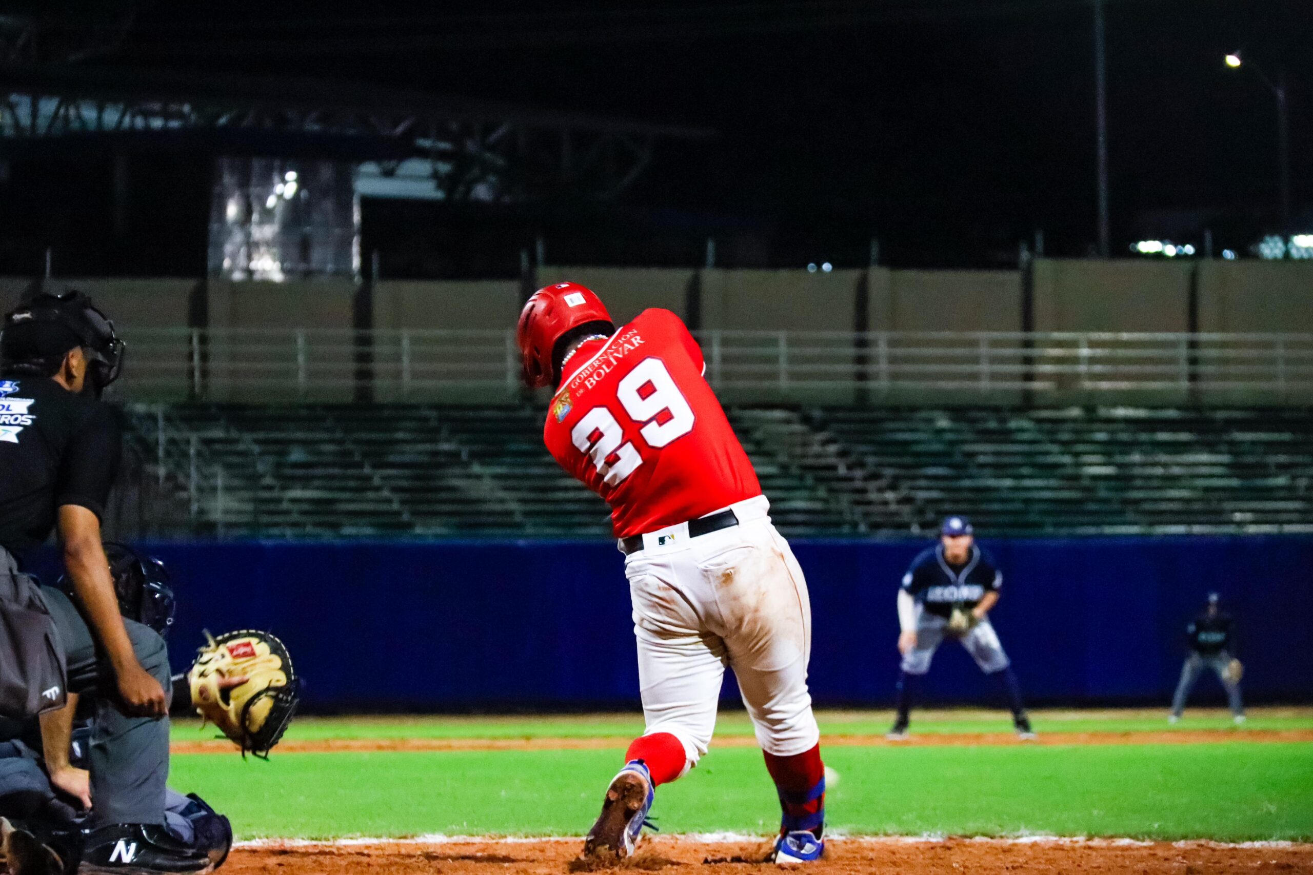 Tigres rugen en su guarida y derrotan a Leones de Barranquilla