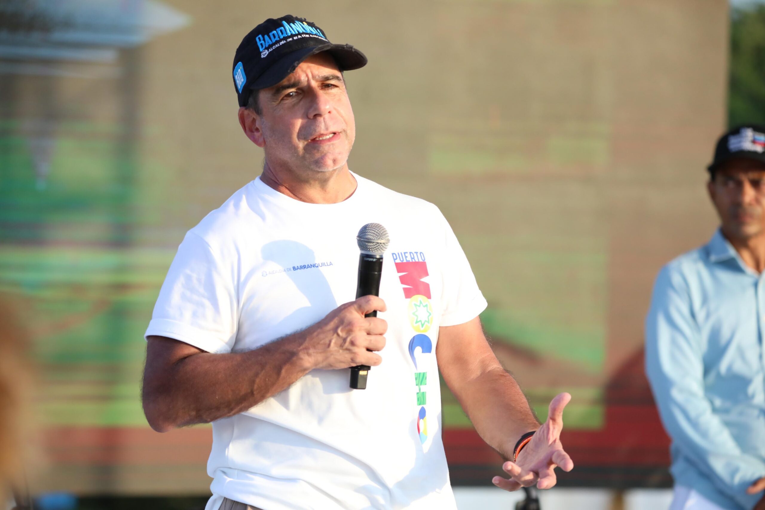 Tres reconocidos chefs acompañan el proceso de aprendizaje de las cocineras de Puerto Mocho a través de un intercambio de saberes.