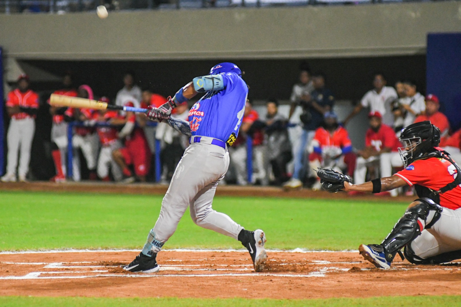 En juego de batazos, un error le dio el triunfo a Caimanes-Olímpica sobre Tigres en Cartagena