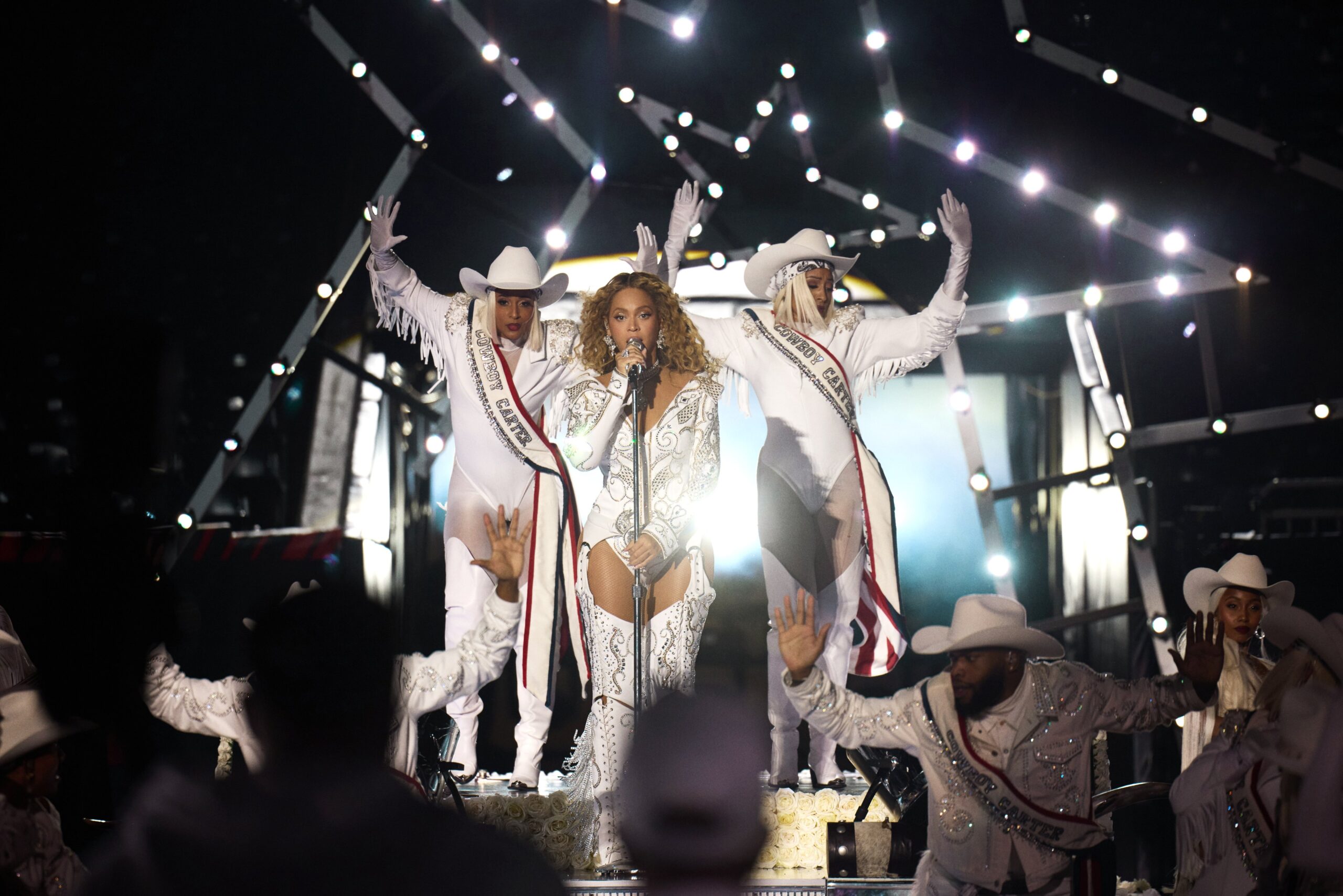 Beyoncé anota un touchdown con su show en el medio tiempo en la jornada navideña de la NFL por Netflix