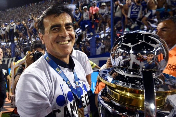 Gustavo Quinteros se fue de Vélez Sarsfield y asumiría como técnico de Gremio de Porto Alegre