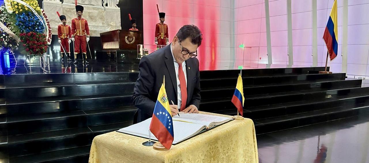 Embajador en Caracas liderará delegación colombiana en investidura de Nicolás Maduro