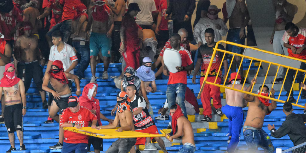 Fuerte sanción al América de Cali por invasión de hinchas en la final de Copa