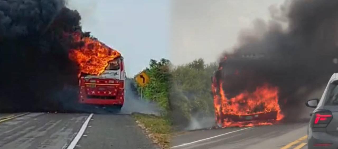 Bus se incendió en el kilómetro 19 de la vía Ciénaga – Barranquilla