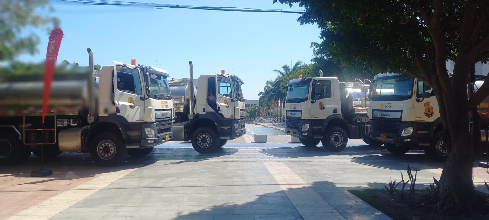 Unidad Nacional de Gestión de Riesgo entregó cuatro carrotanques al Atlántico