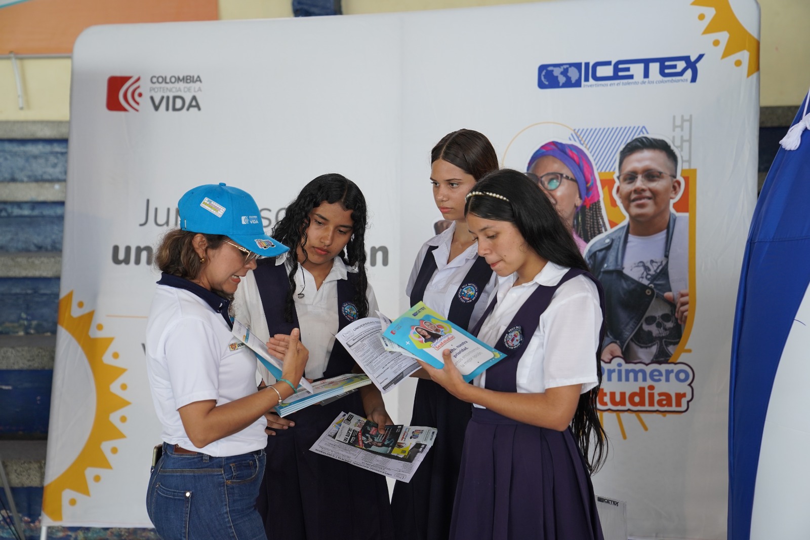 SOMOS oportunidades y acompañamos a más colombianos para que cumplan el sueño de vivir la educación superior: ICETEX