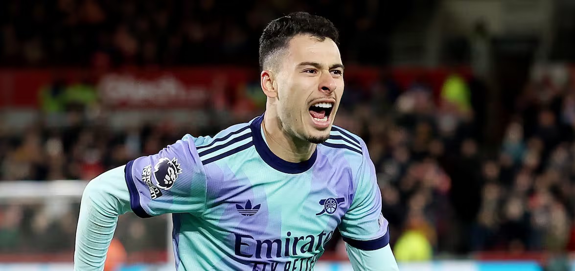 El Arsenal recortó su distancia con el Liverpool en la Premier League de Inglaterra