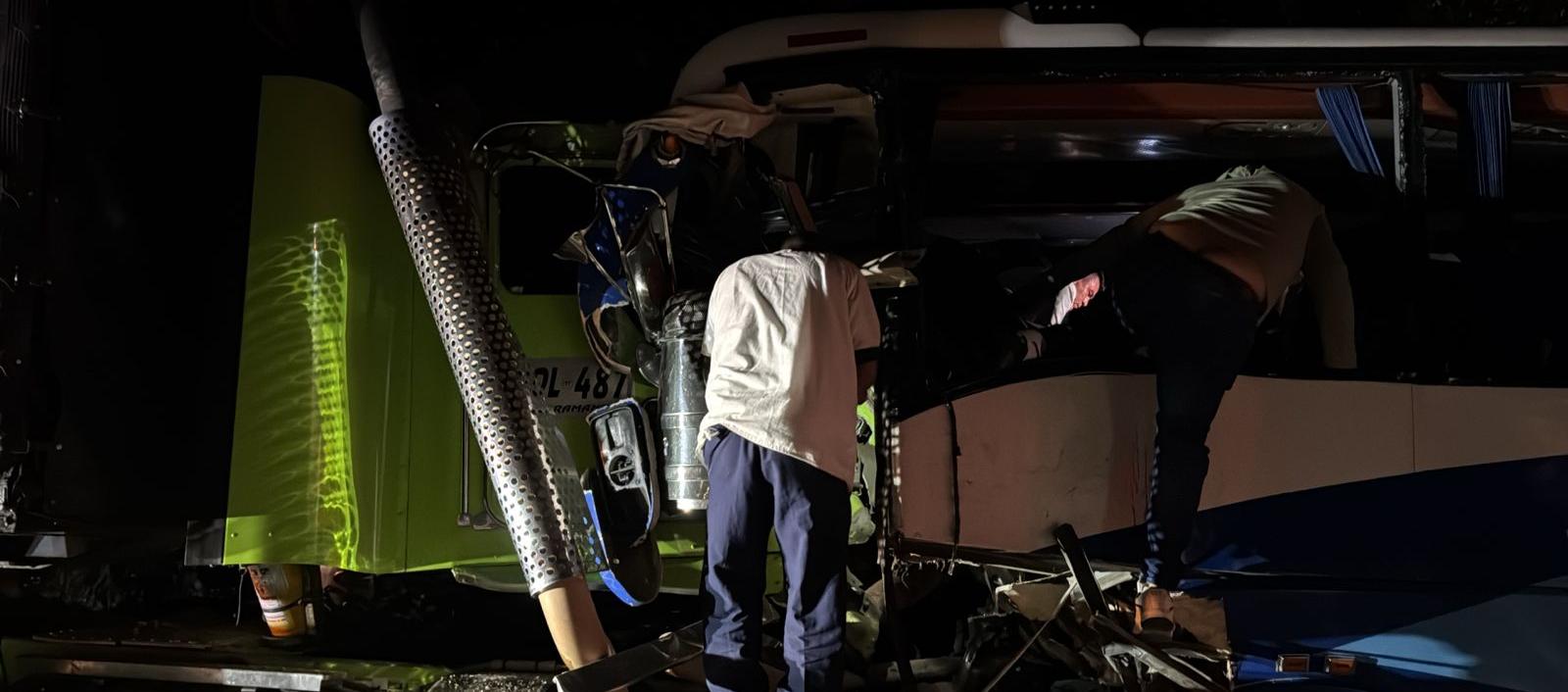 3 muertos y 37 heridos deja accidente en la Troncal del Caribe
