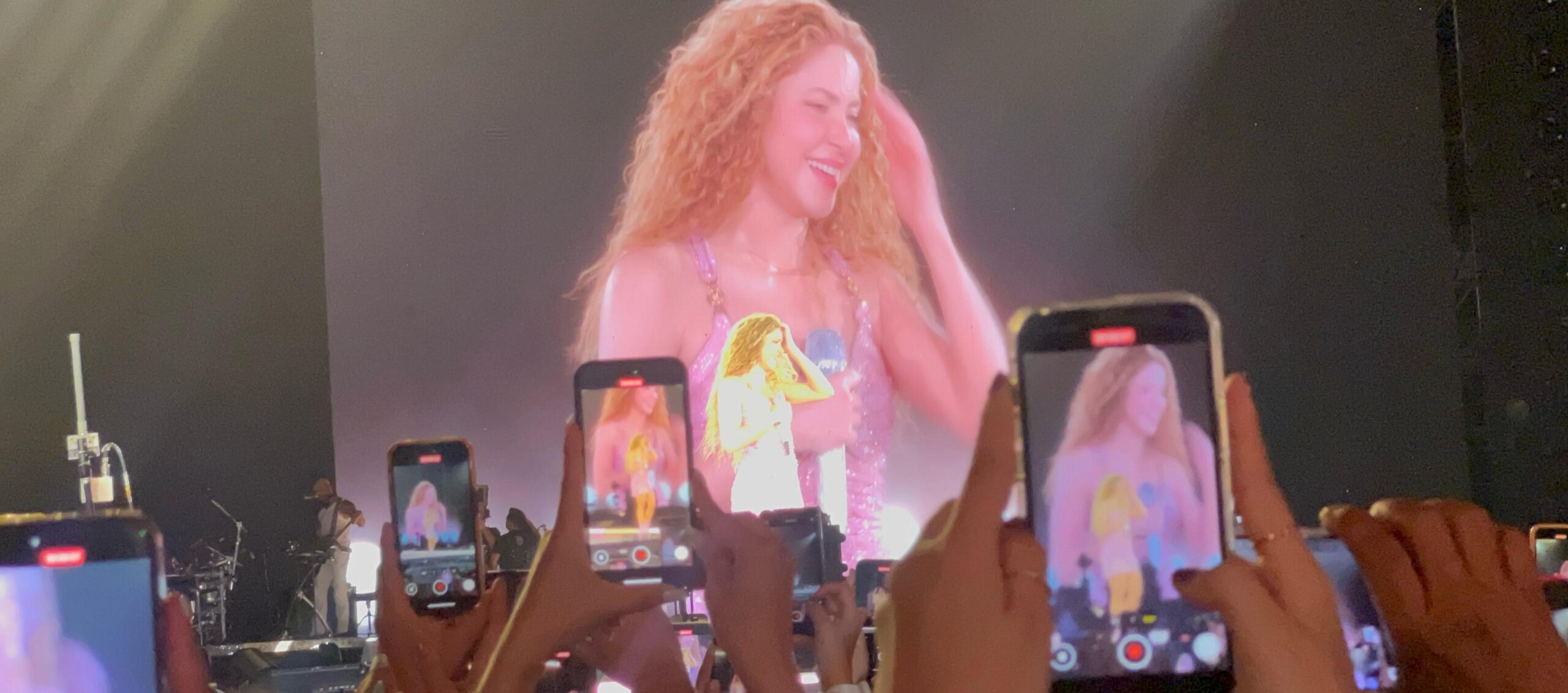Shakira deslumbra en Barranquilla con un concierto lleno de emoción y sabor carnavalero